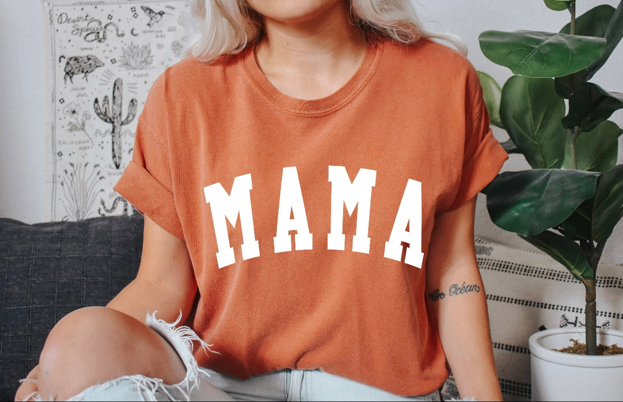 Garment-dyed MAMA Tee